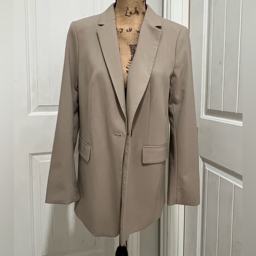 NWOT H&M taupe blazer